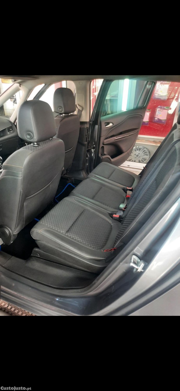 Opel Zafira 1.6 TDI-120 cv de 7 Lugares — fotografia 9