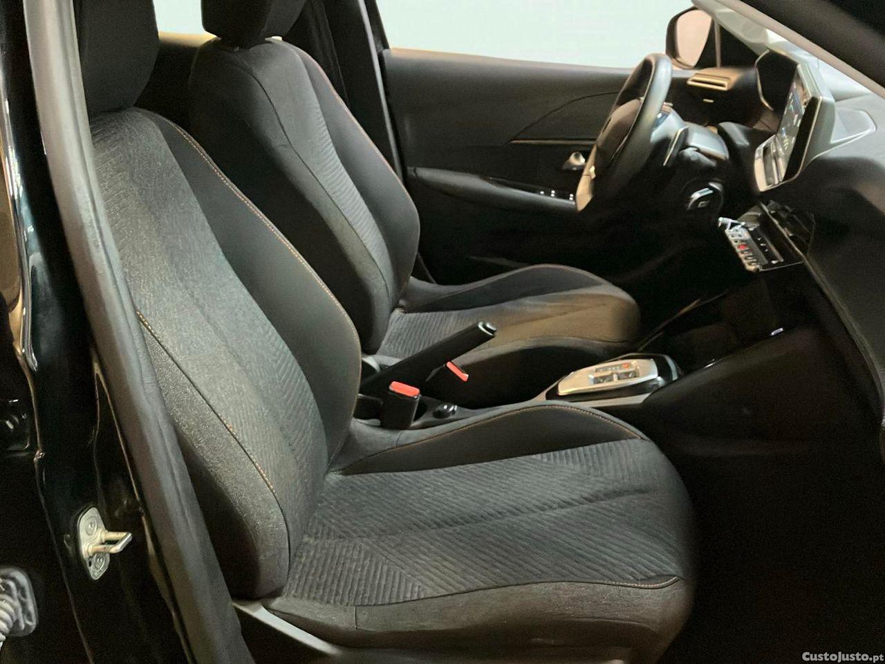 Peugeot 208 1.2 Hybrid Allure e-DCS6 — fotografia 8