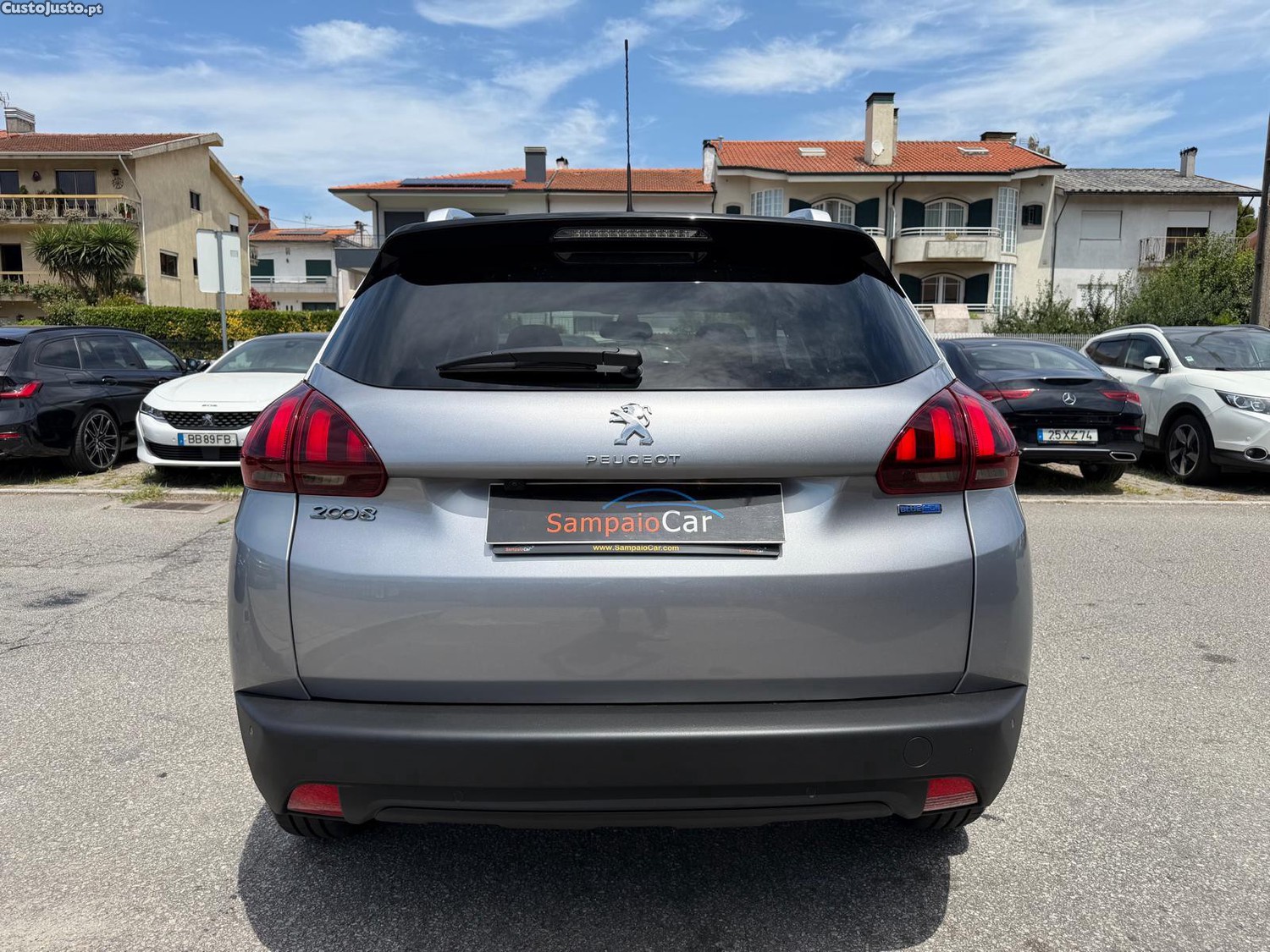 Peugeot 2008 1.6 BlueHDi Allure — fotografia 14