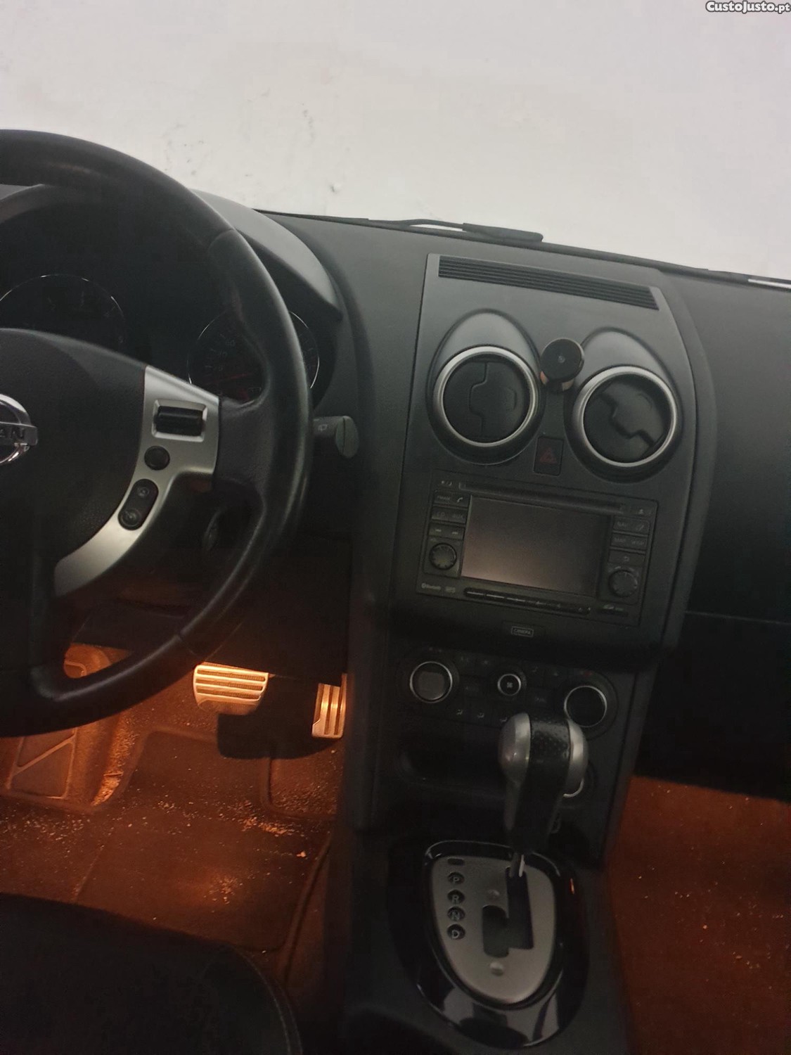 Nissan Qashqai+2 Tekna - 13 foto 2