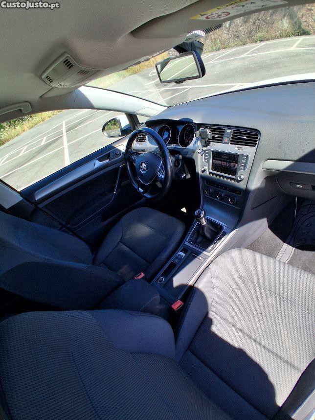 Volkswagen Golf 1.6 TDI Bluemotion Confortline — fotografia 3