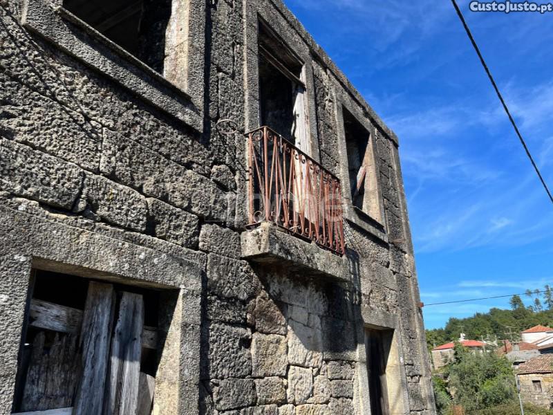 Moradia Para Reconstrução Em Terreno Exclusivo...