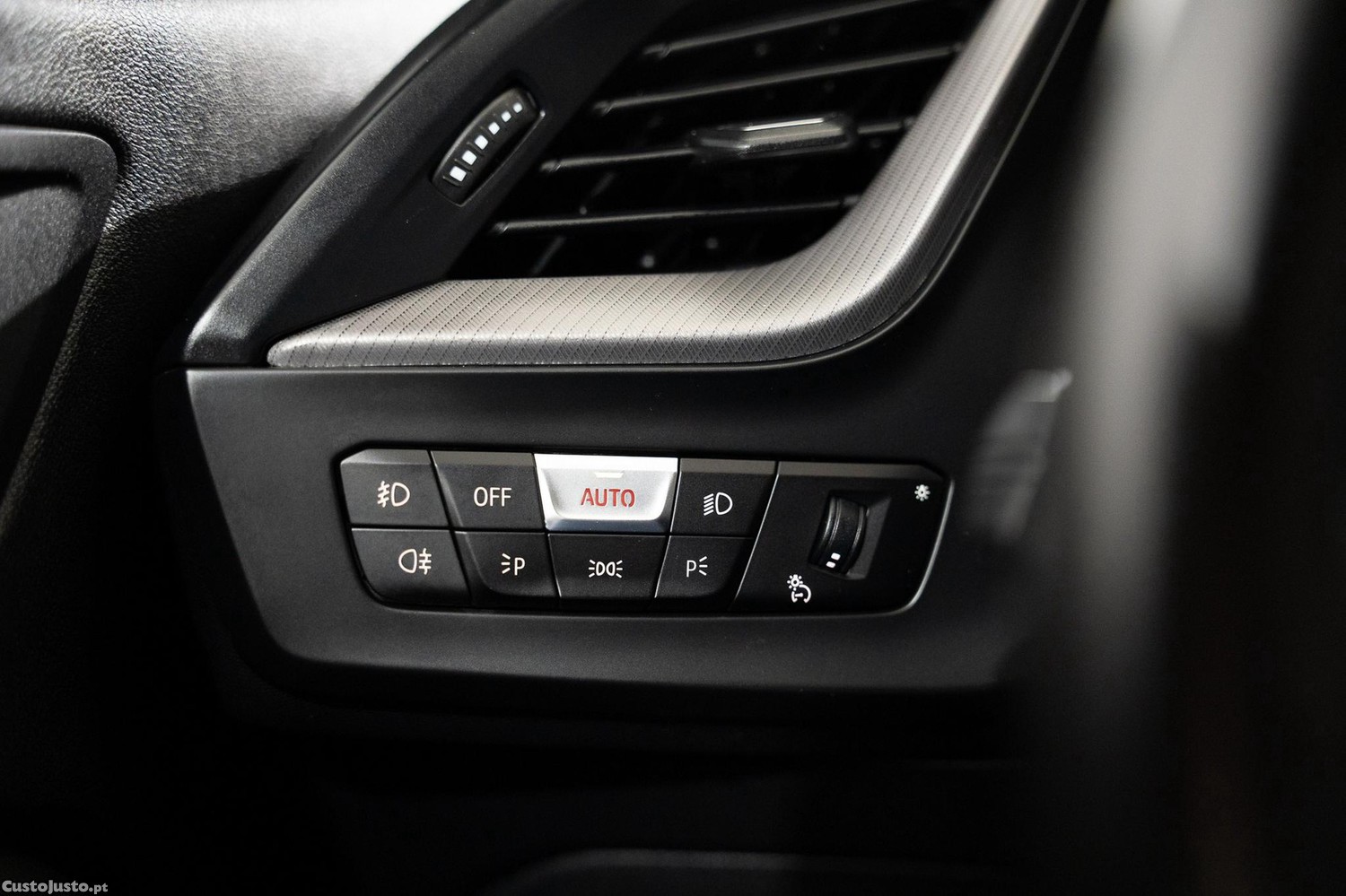BMW 116 d Pack Desportivo M Auto — fotografia 4