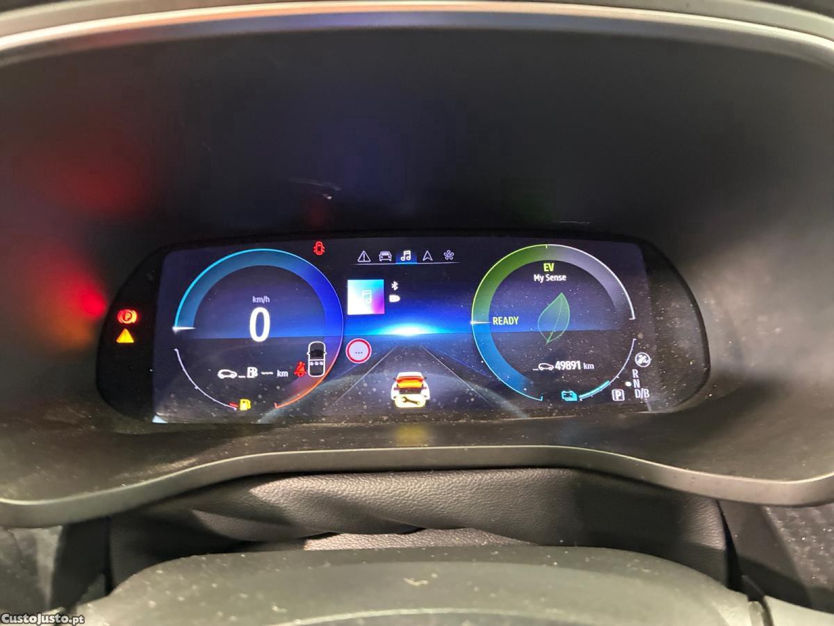 Renault Arkana E-Tech R.S. Line — fotografia 4