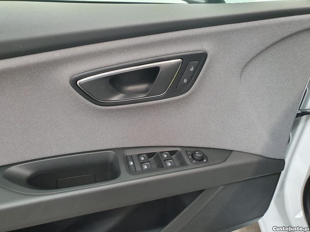 SEAT Leon 1.6 TDI Style S/S — fotografia 16