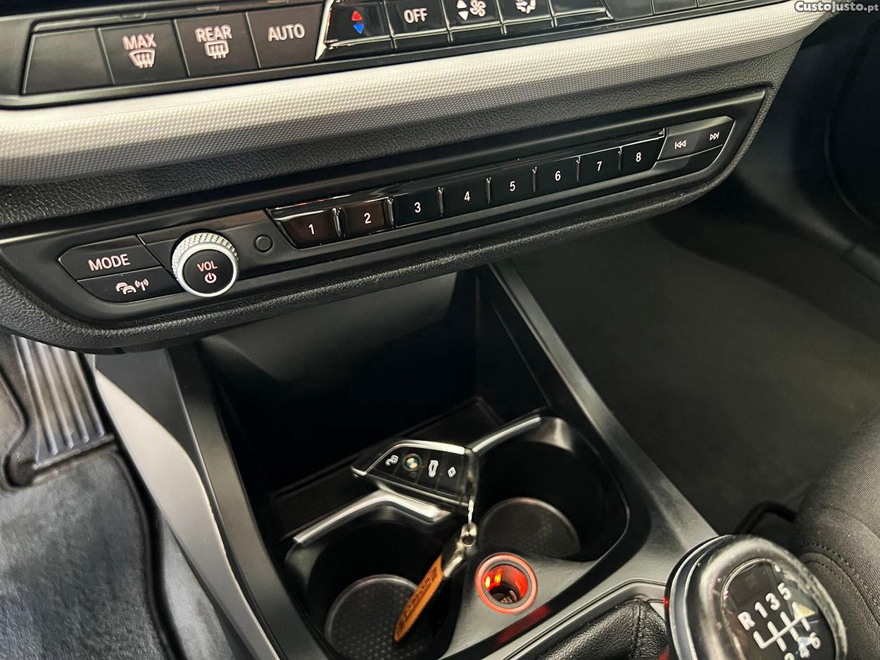 BMW 116 d Advantage — fotografia 12