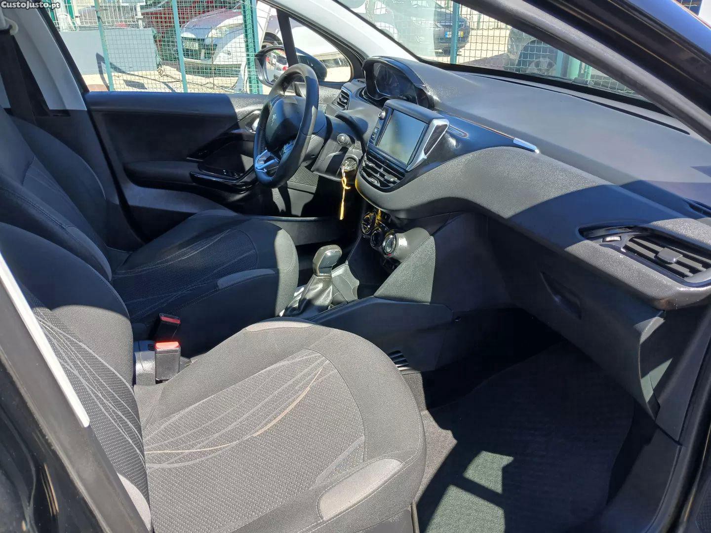Peugeot 208 1.2 vti active — fotografia 4