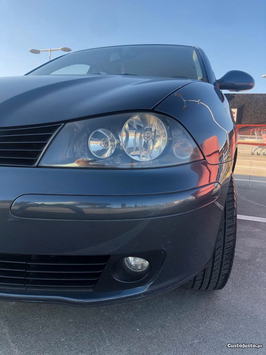 Seat Cordoba 1.4 TDI Stylance FR ( Diesel ) — photo 3