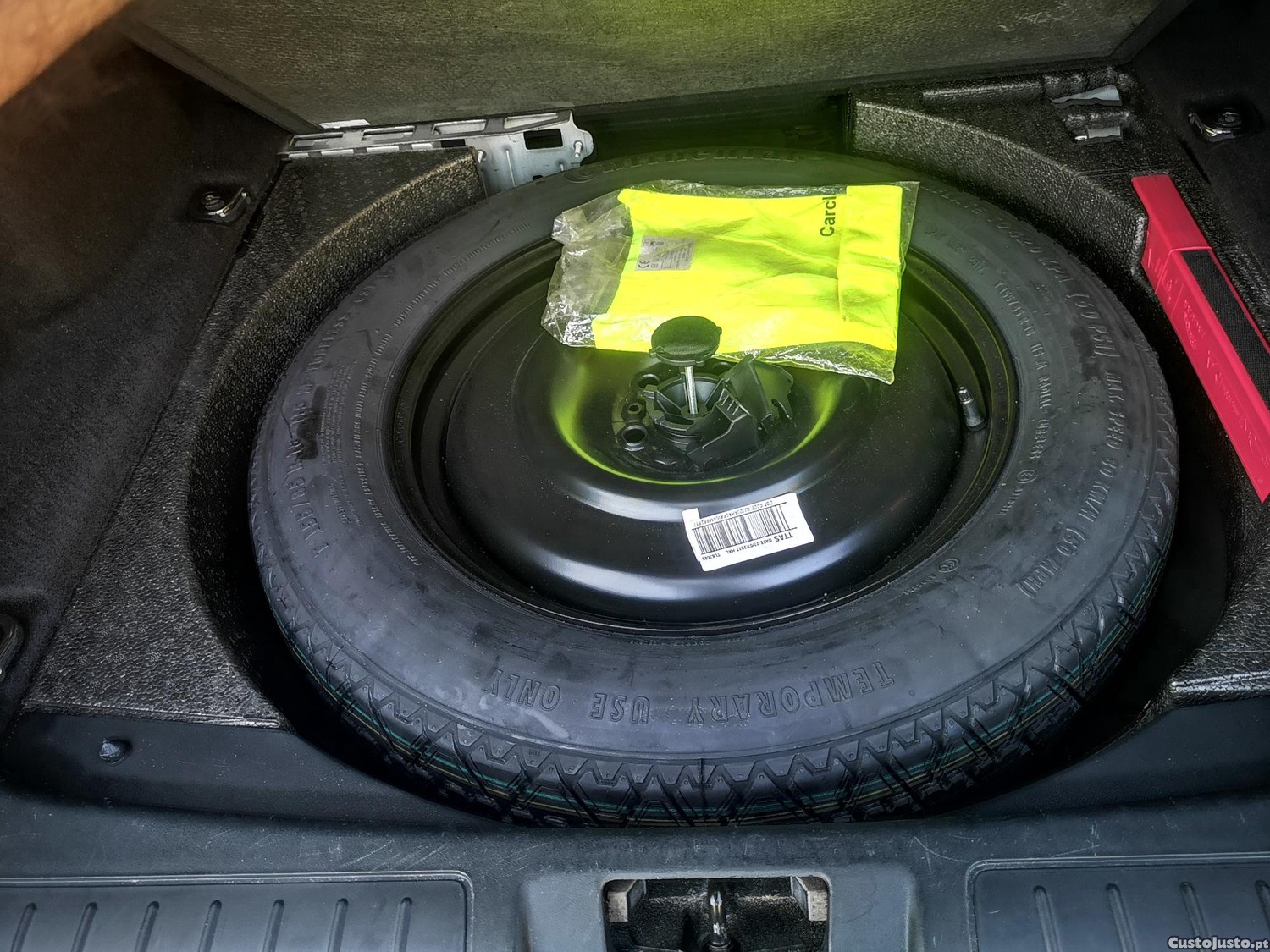 Land Rover Evoque 2.0 TD4 SE DYNAMIC - "NACIONAL - C/ GARANTIA" - "Distribuição Mudada" - "Classe 1 Port." — fotografia 17