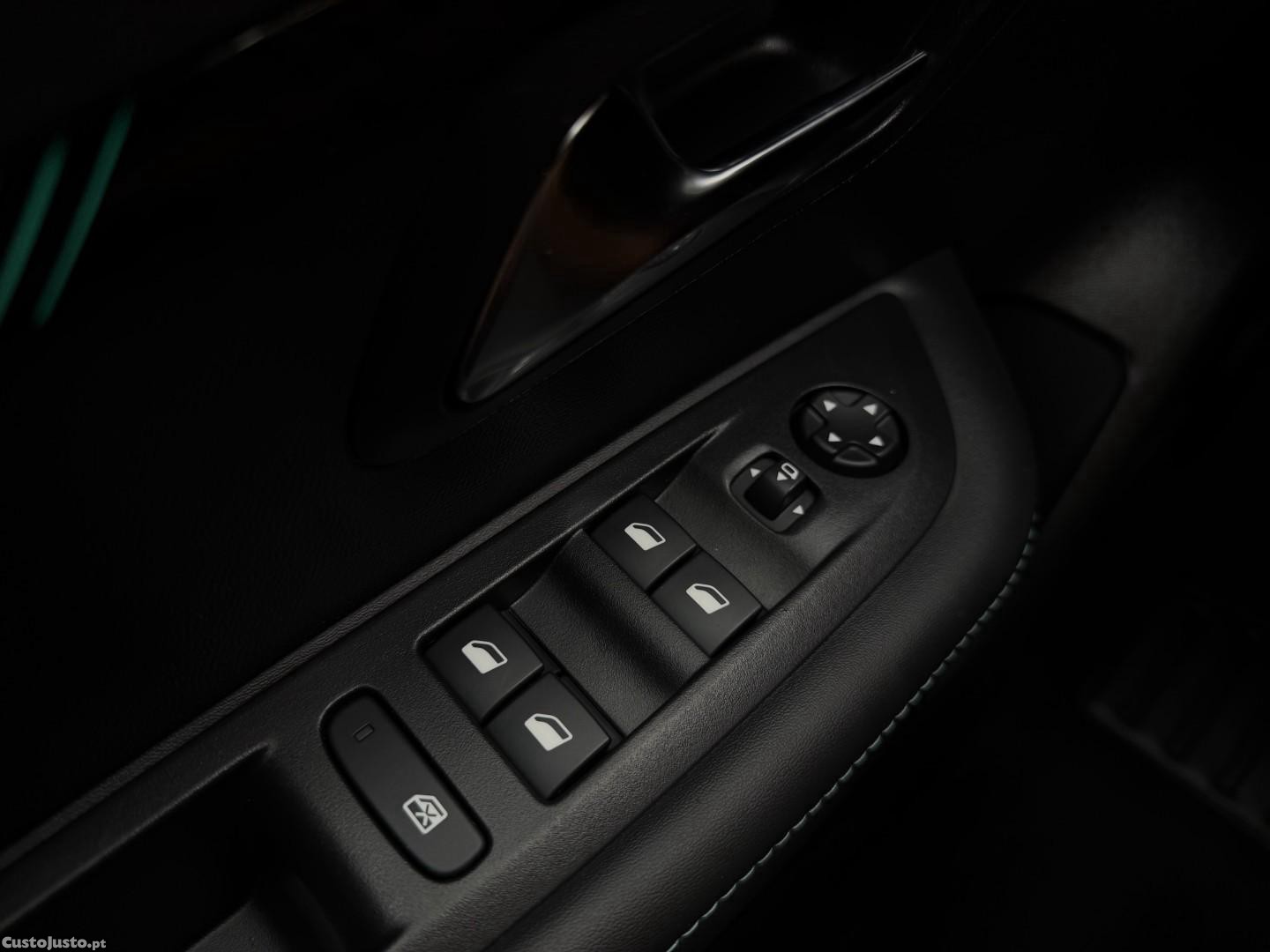 Peugeot 208 1.2 PureTech Active — fotografia 4