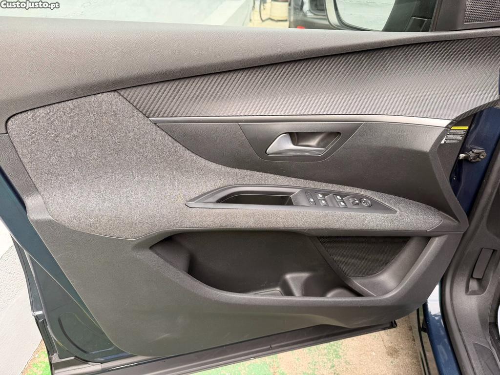 Peugeot 5008 1.5 BlueHdi 130cv Allure 7 Lugares — fotografia 5