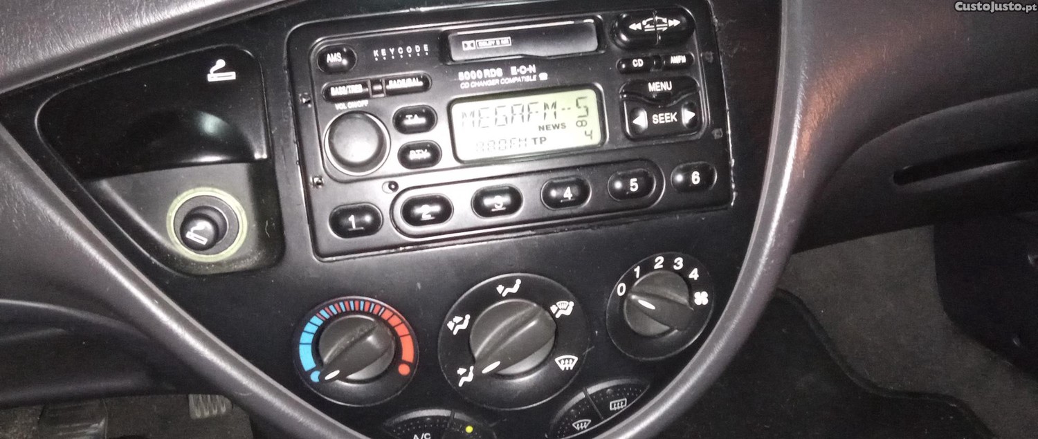 Ford Focus DNS 5 Door S.Wagon — fotografia 2