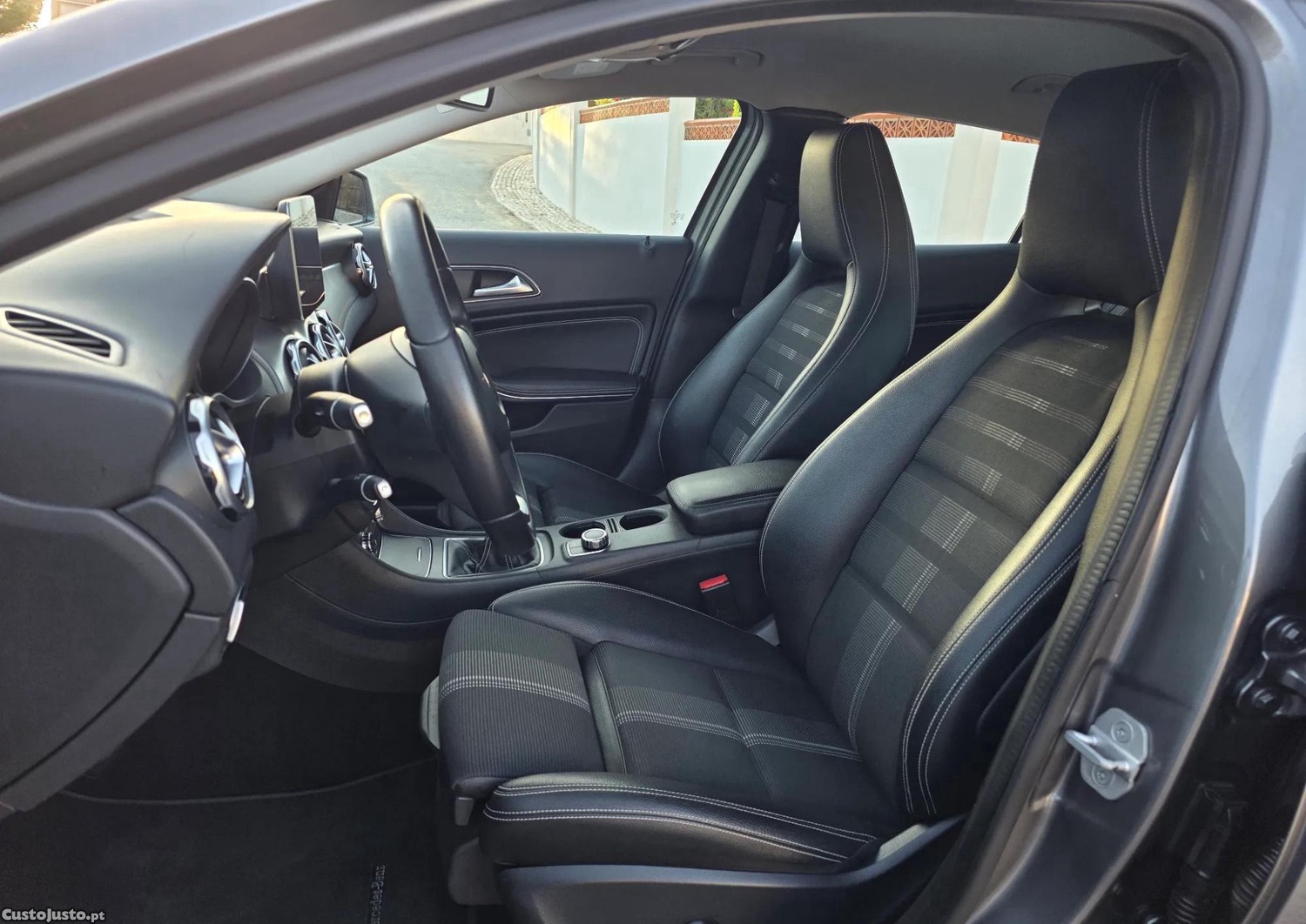 Mercedes-Benz GLA 180 d Urban — fotografia 5