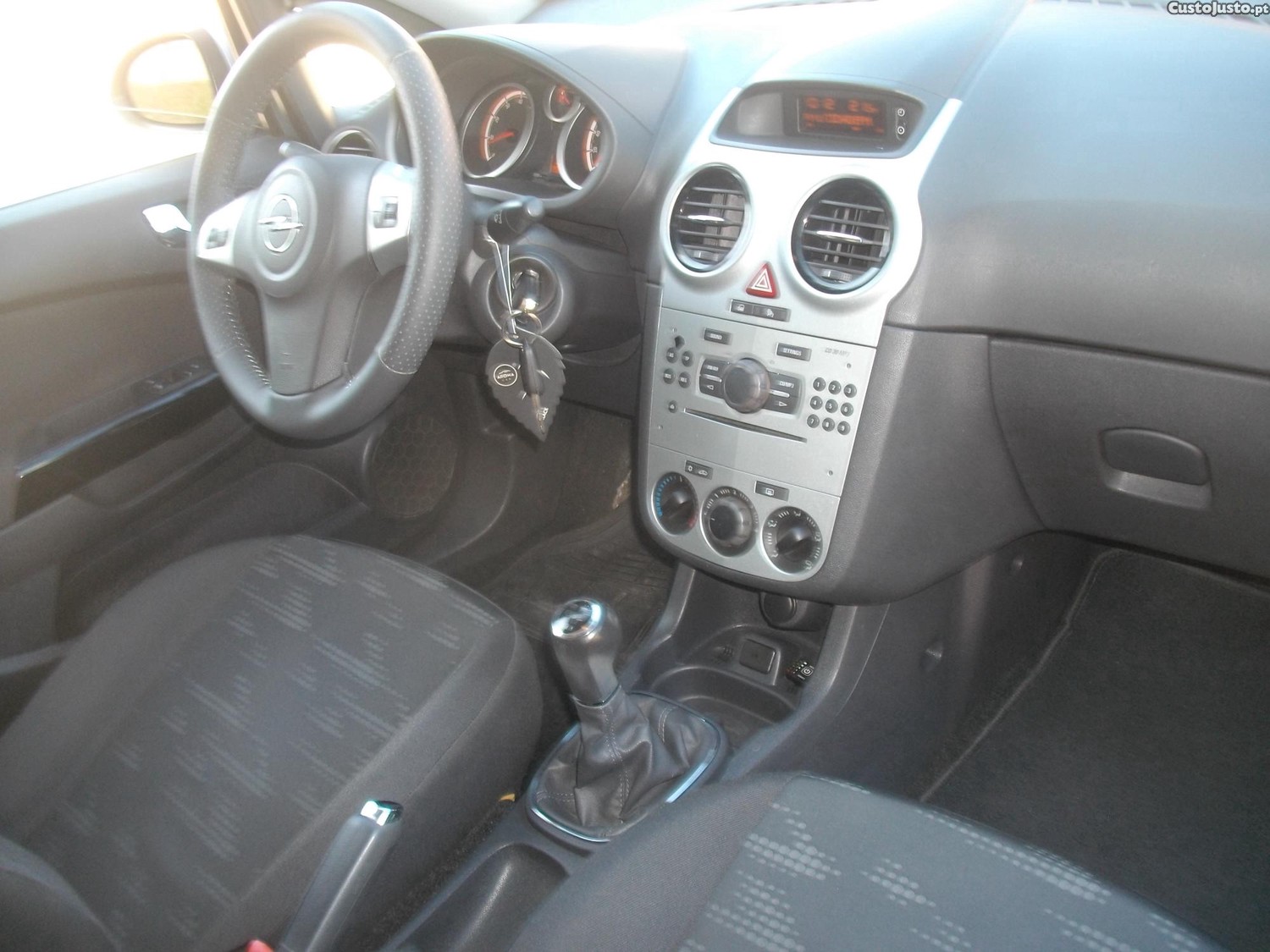 Opel Corsa 1.2 GPL/Gasolina Impecável — fotografia 4