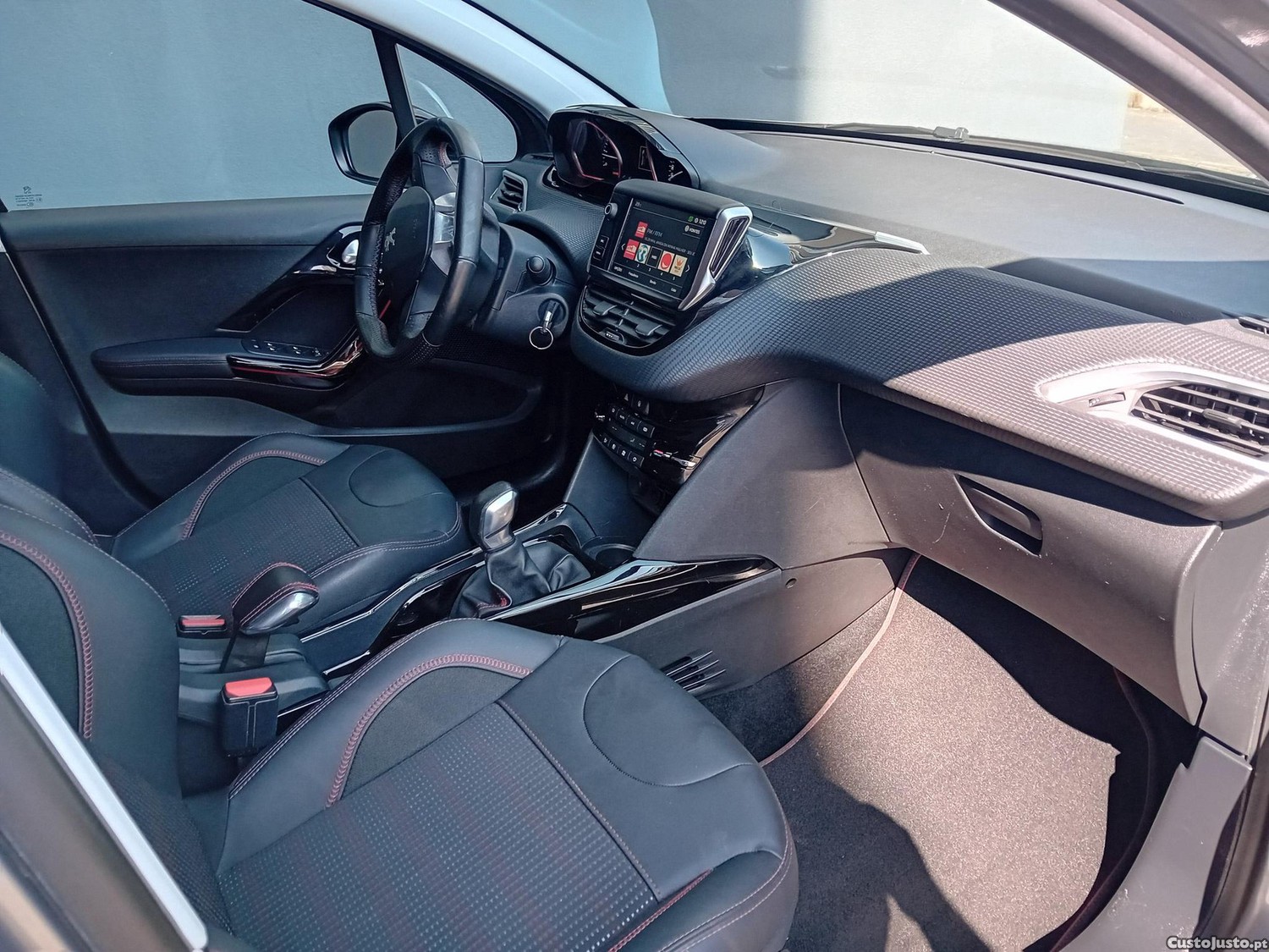 Peugeot 2008 1.2 PureTech GT Line — fotografia 11