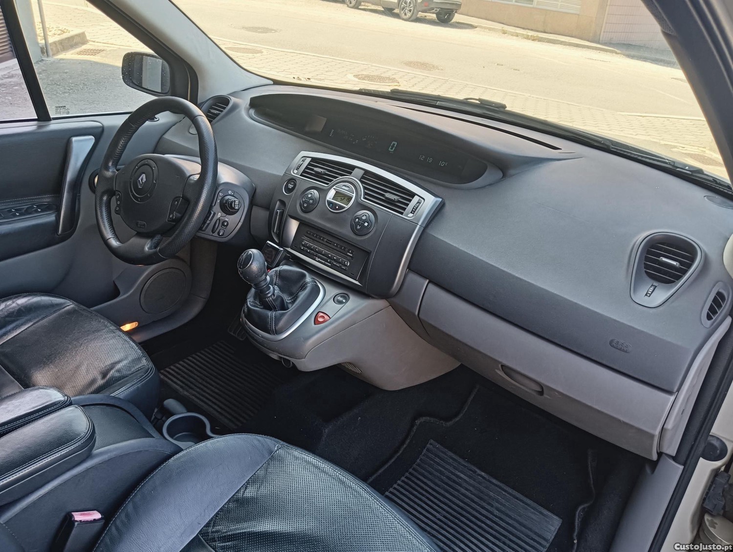 Renault Mégane Scenic 2.0dci 150cv — fotografia 3