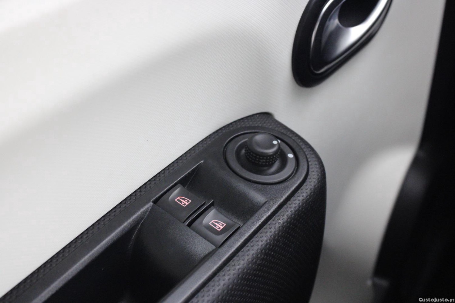 Renault Twingo 1.0Sce 70 — fotografia 12