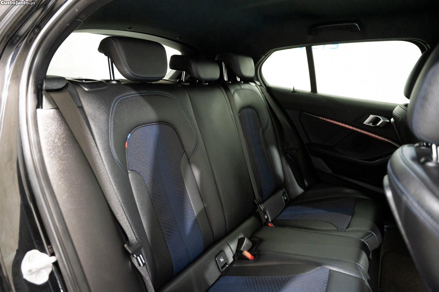 BMW 116 d Pack Desportivo M Auto — fotografia 9