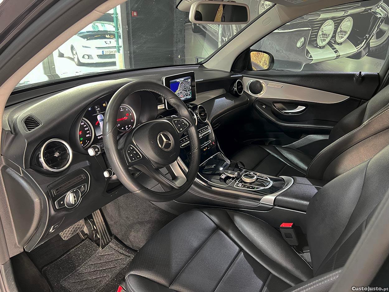Mercedes-Benz GLC 220 d 4Matic Edition — fotografia 12
