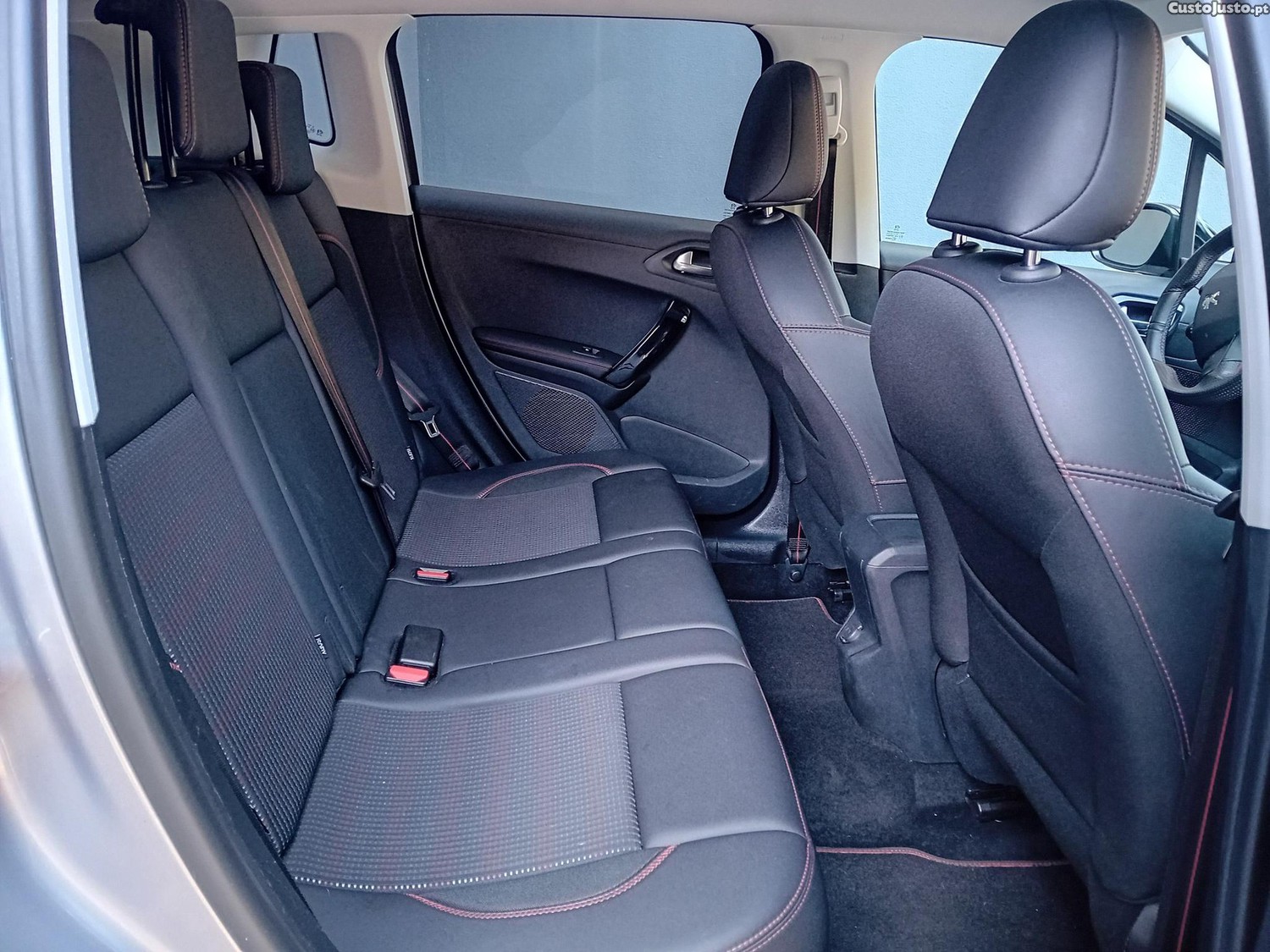 Peugeot 2008 1.2 PureTech GT Line — fotografia 9