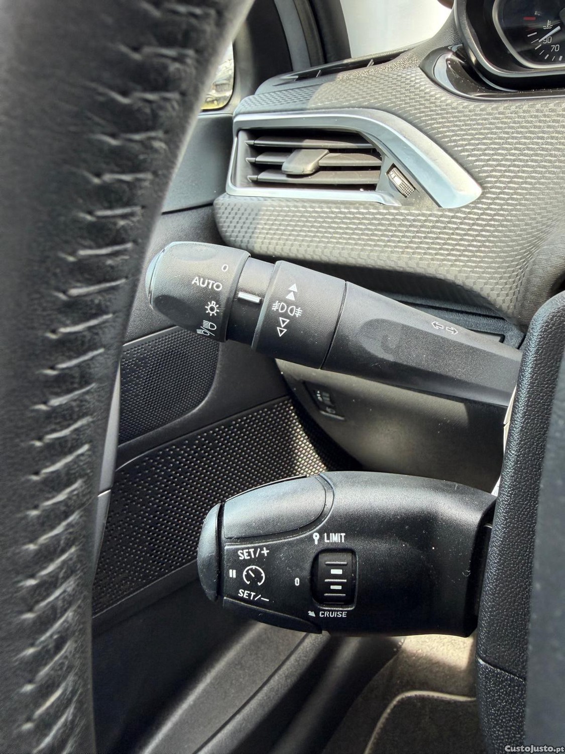 Peugeot 2008 1.6 BlueHDi Allure — fotografia 7