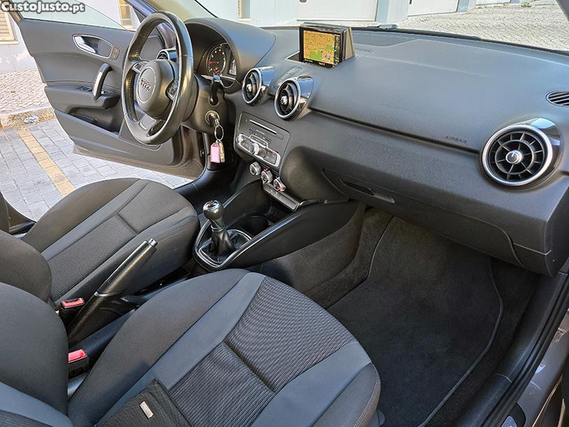 Audi A1 1.0 TFSI Design — fotografia 4