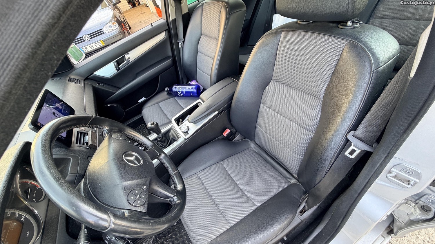 Mercedes-Benz C 250 Avantgard — fotografia 7