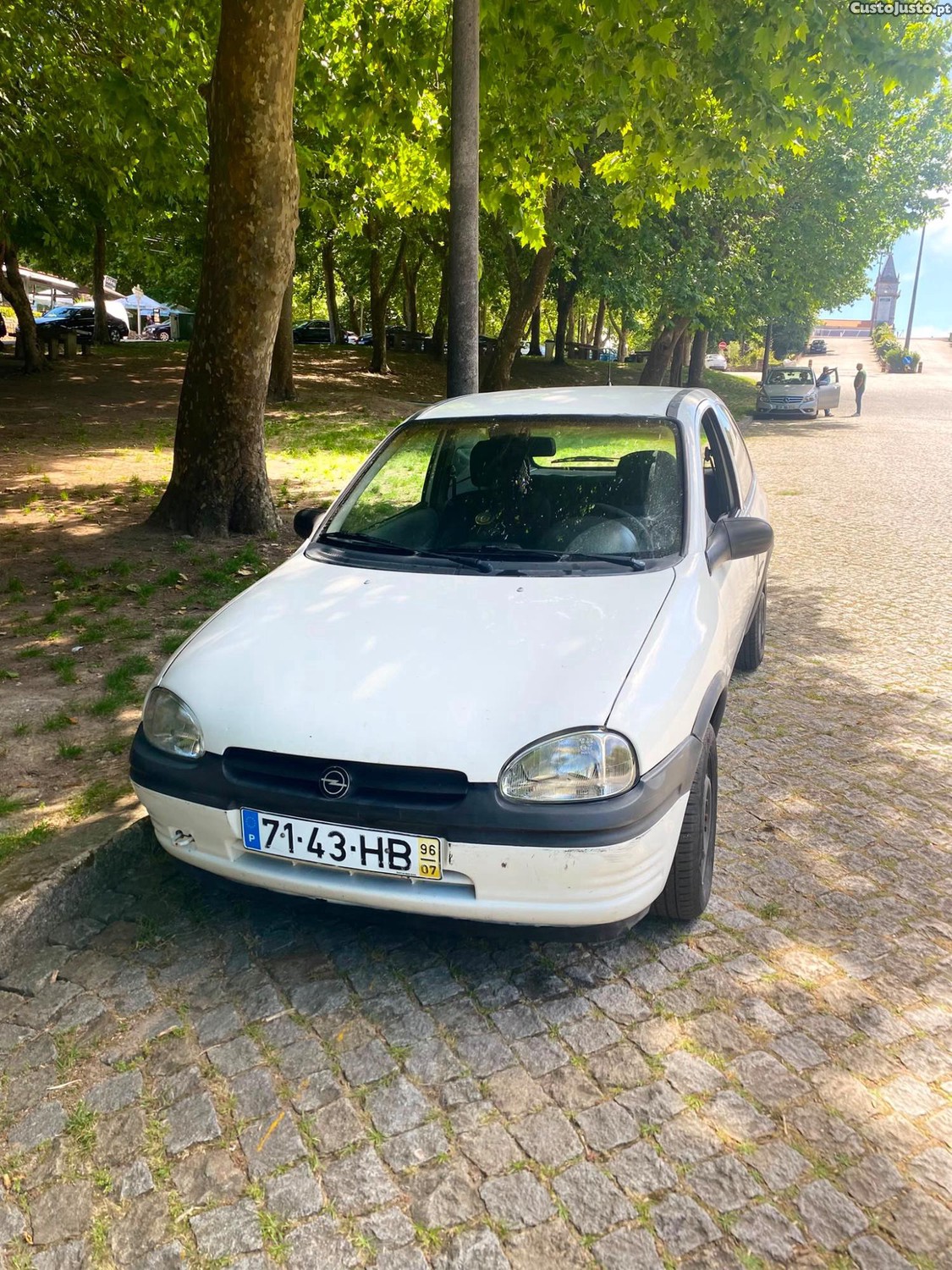 Opel Corsa 1.2 — fotografia 2