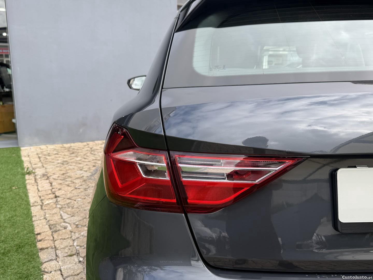 Audi A1 1.0 TFSI — fotografia 10
