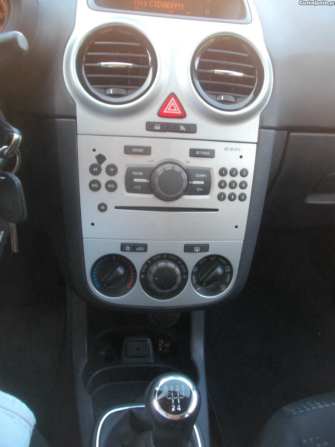Opel Corsa 1.2 GPL/Gasolina Impecável — fotografia 3