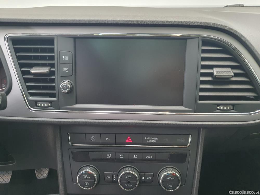 SEAT Leon 1.6 TDI Style S/S — fotografia 12