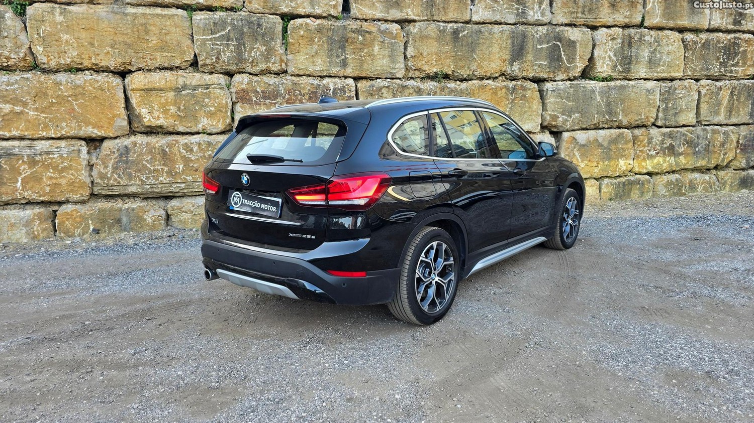 BMW X1 25 e xDrive xLine — fotografia 29