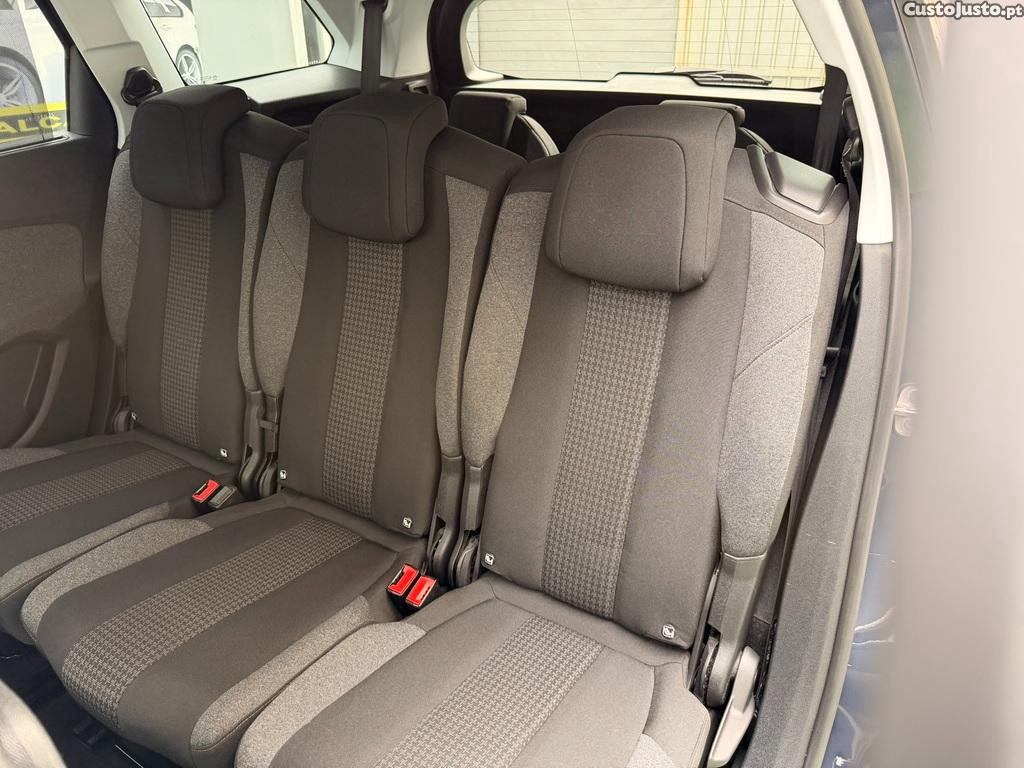 Peugeot 5008 1.5 BlueHdi 130cv Allure 7 Lugares — fotografia 3
