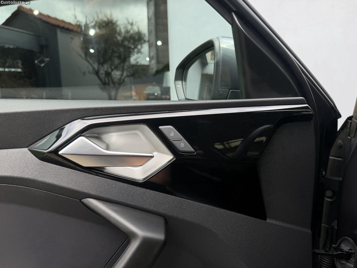 Audi A1 1.0 TFSI — fotografia 4