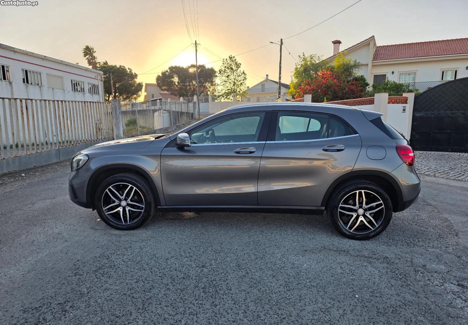 Mercedes-Benz GLA 180 d Urban — fotografia 4