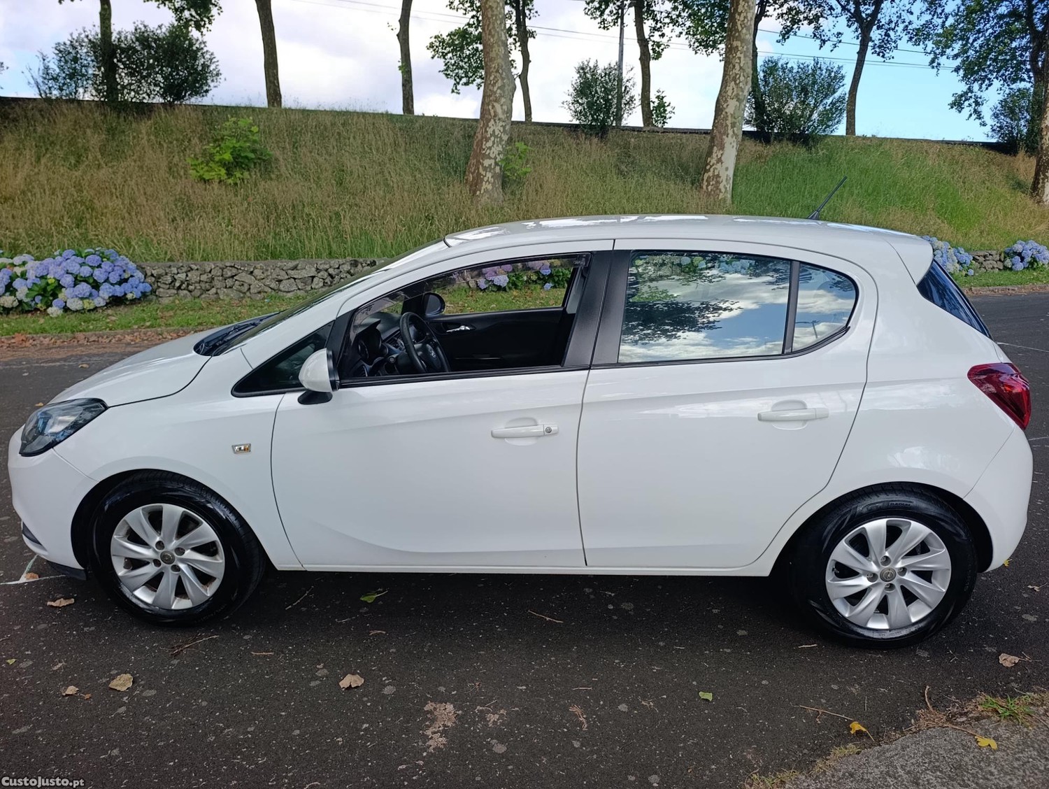 Opel Corsa 1.4 Automático — fotografia 3
