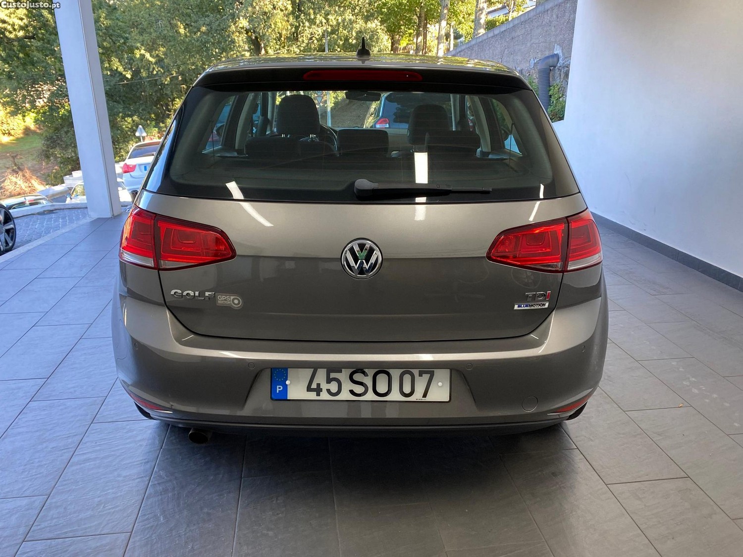 VW Golf 1.6 TDi BlueMotion Trendline - 17 — photo 4