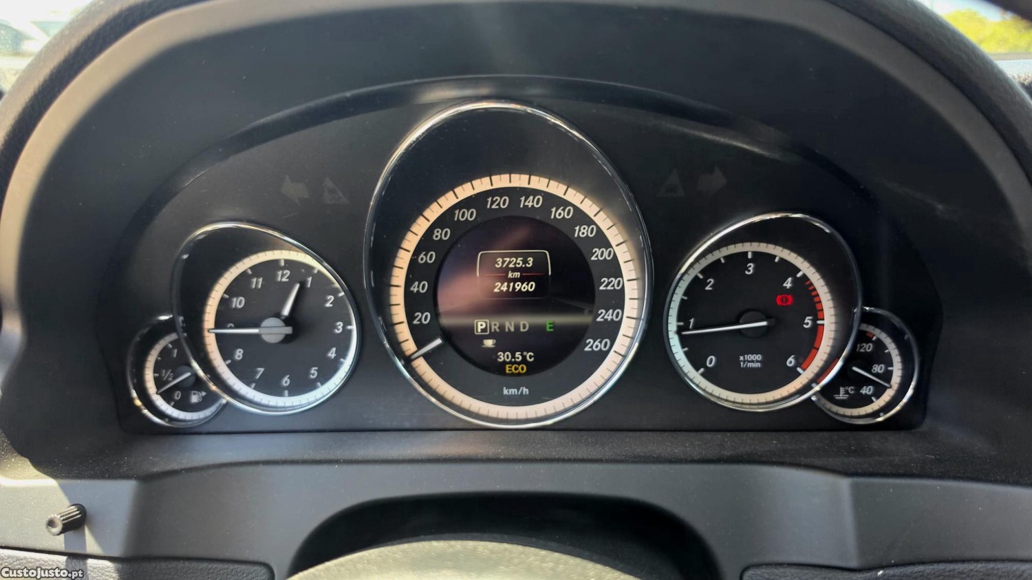 Mercedes-Benz E 220 CDI - Coupe — fotografia 3