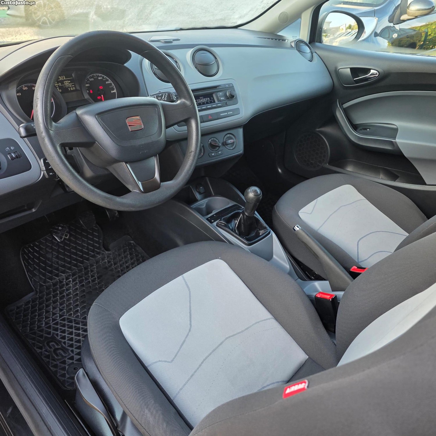 SEAT Ibiza 1.2 12V Reference — fotografia 21