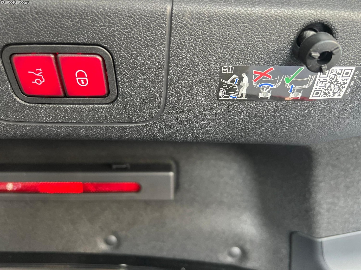 Mercedes-Benz CLA 250 EQ — fotografia 9
