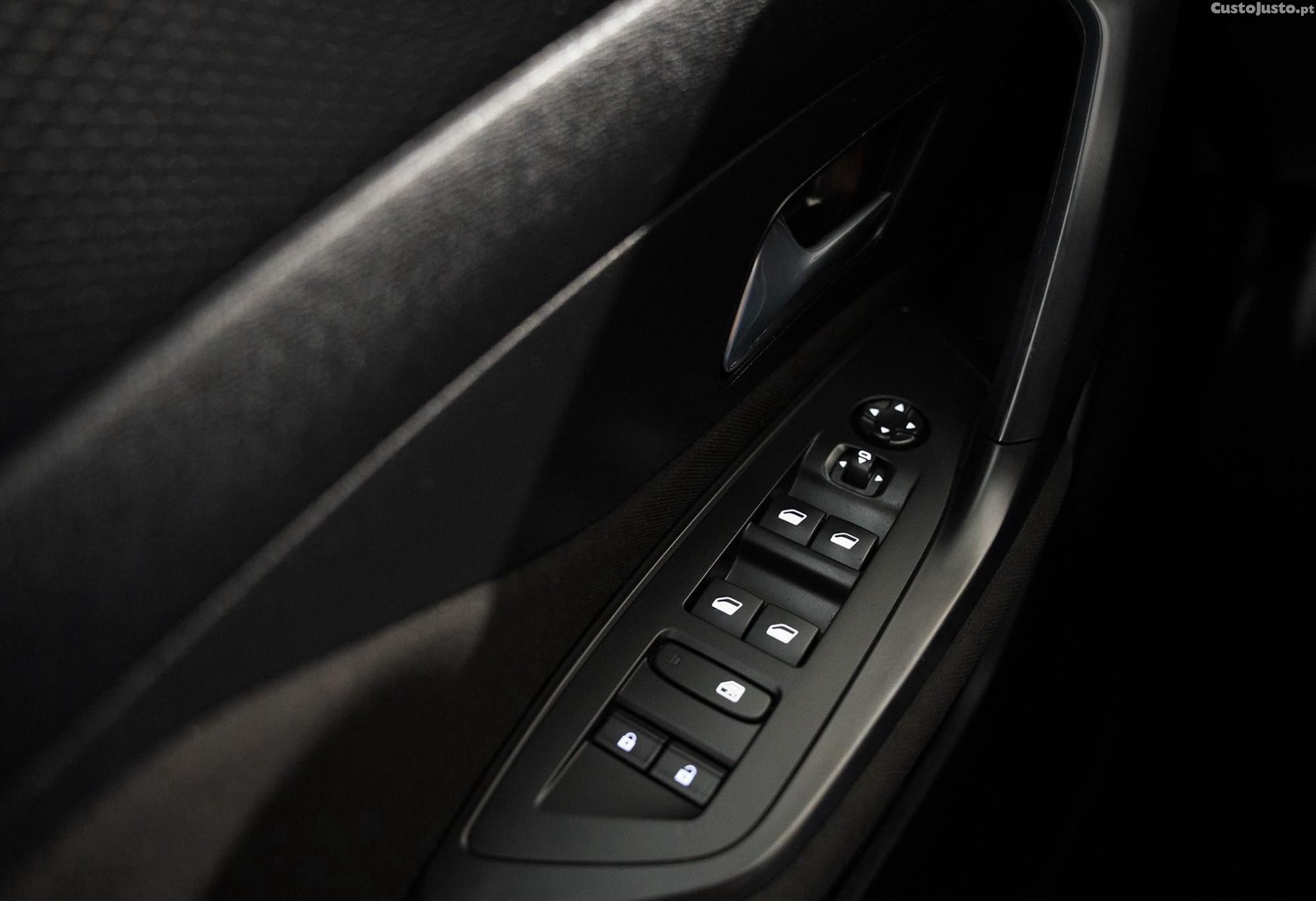Peugeot 308 1.5 BlueHDi Active Pack — fotografia 4