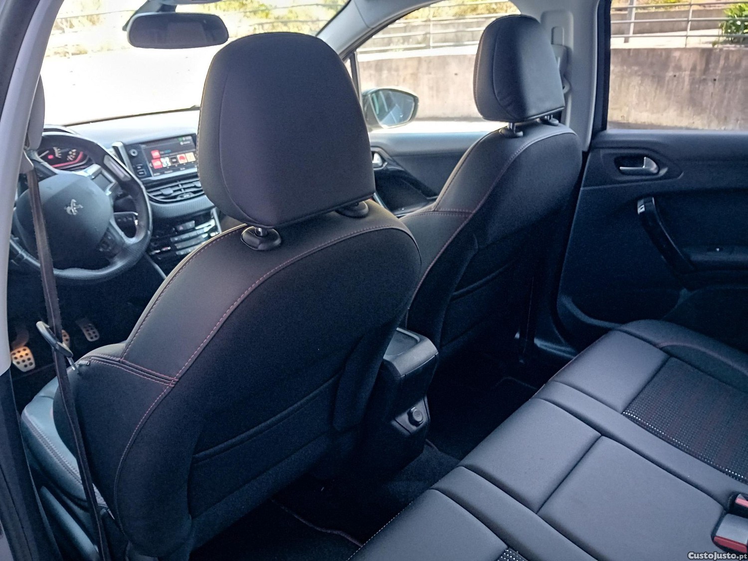 Peugeot 2008 1.2 PureTech GT Line — fotografia 6