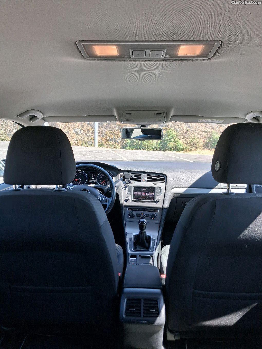 Volkswagen Golf 1.6 TDI Bluemotion Confortline — fotografia 5