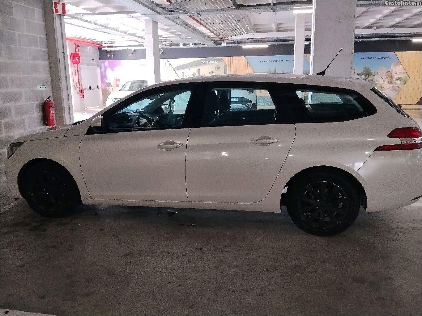 Peugeot 308 1.6 Blue HDI Active — fotografia 8