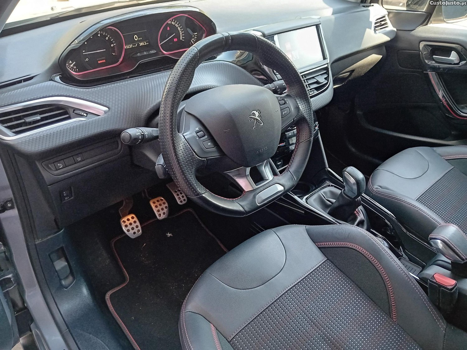 Peugeot 2008 1.2 PureTech GT Line — fotografia 4
