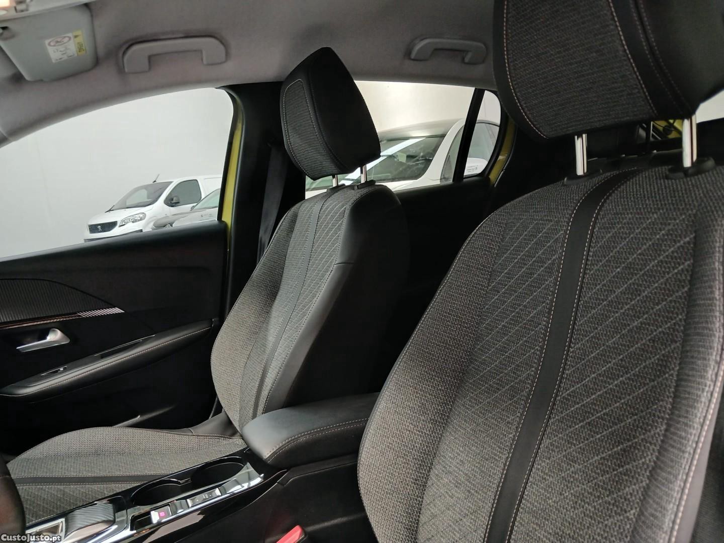 Peugeot e-208 50 kWh Style — fotografia 7