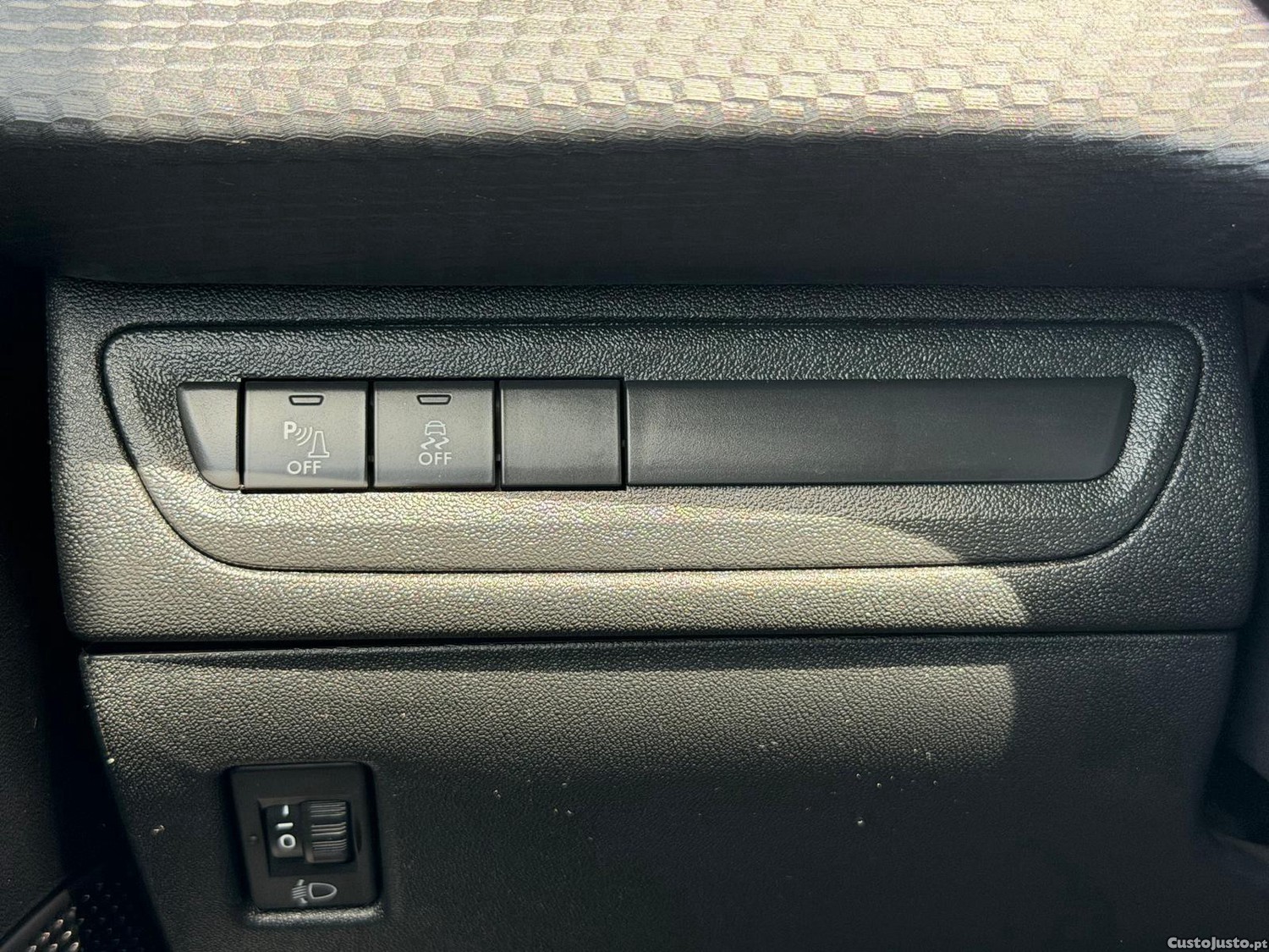 Peugeot 2008 1.6 BlueHDi Allure — fotografia 8