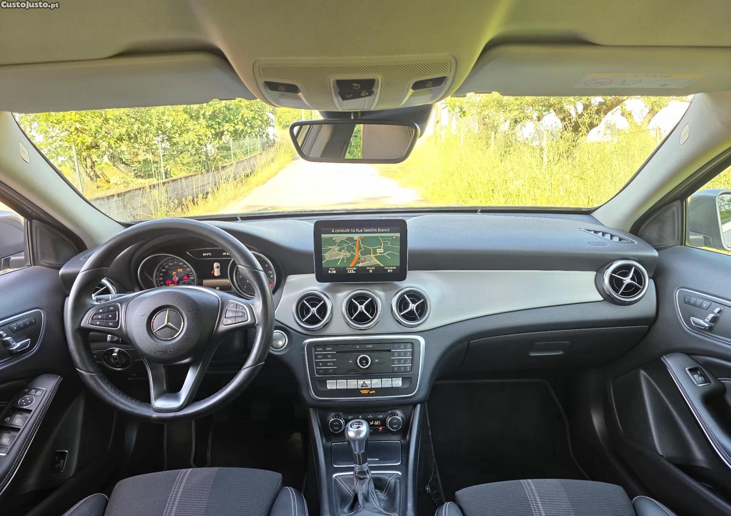 Mercedes-Benz GLA 180 d Urban — fotografia 3