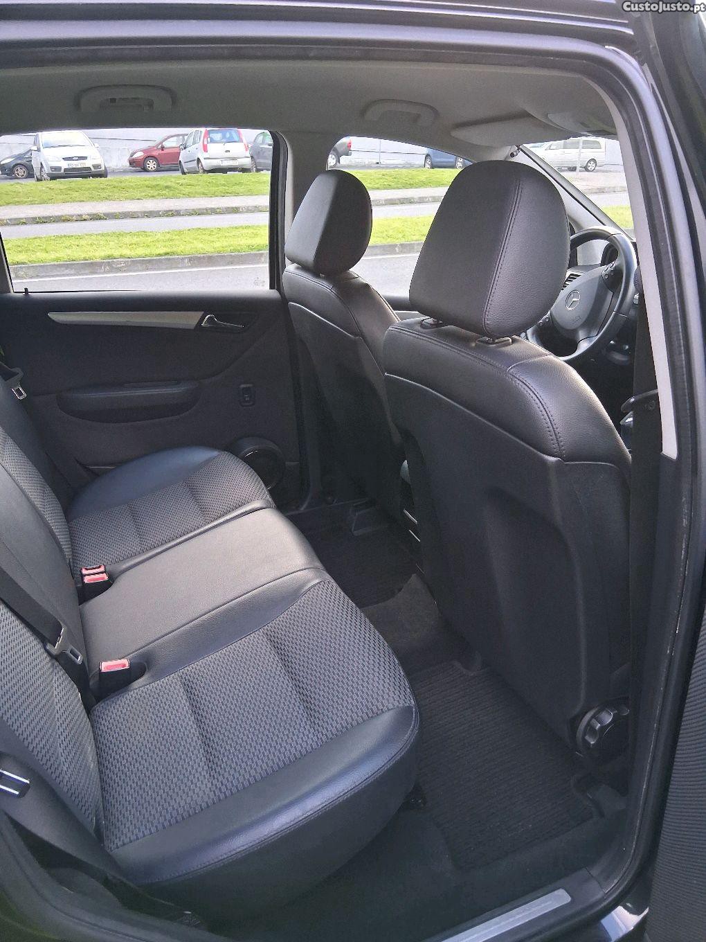 Mercedes-Benz A 180 Avantgard — fotografia 5