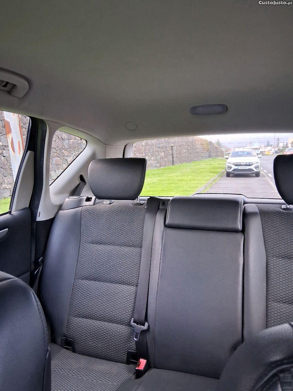 Mercedes-Benz A 180 Avantgard — fotografia 4